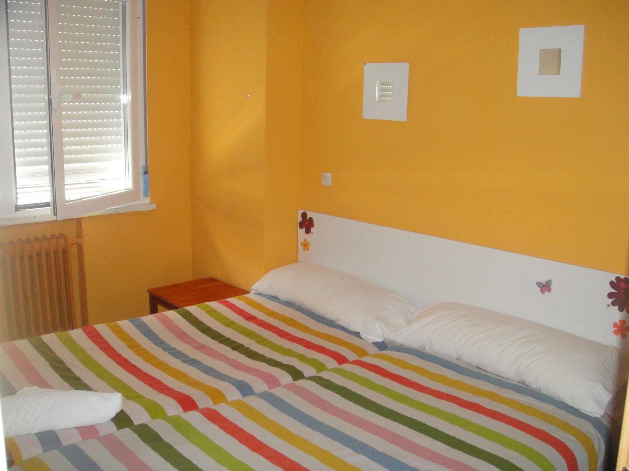 Arjori Rooms Hostal Salamanca Kültér fotó